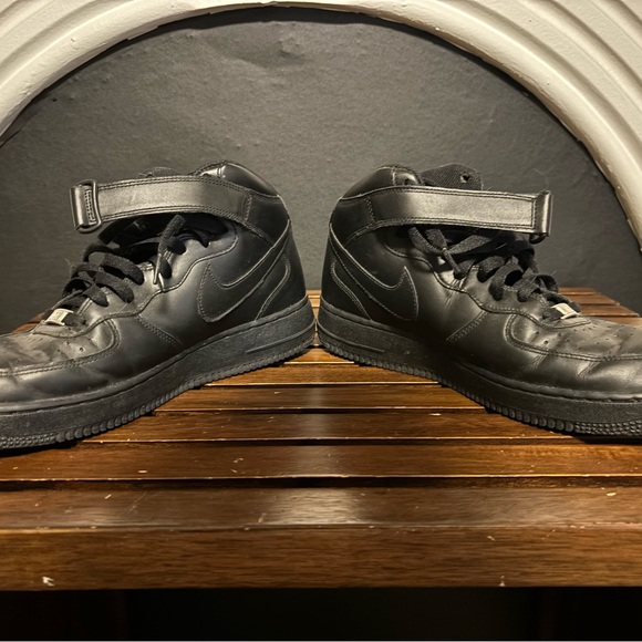 Nike Men's Black Air Force 1s High-Top Sneakers Size 10.5 - Picture 9 of 10